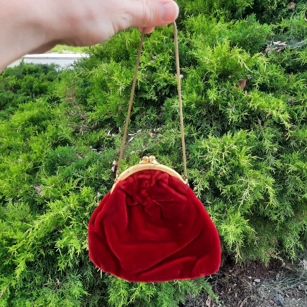 VTG West Germany WALBORG Velvety Red Coin Purse Ornate Kiss Lock 5.5"